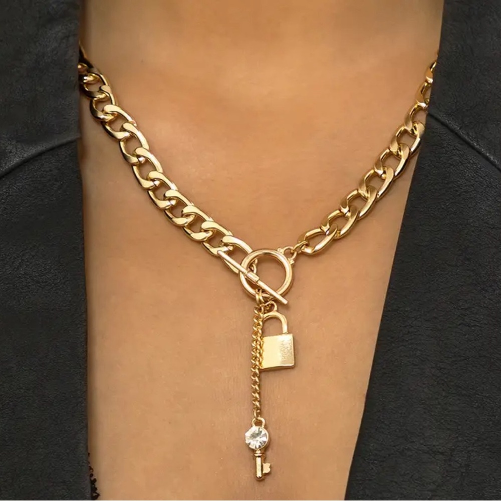 Lightweight chain necklace